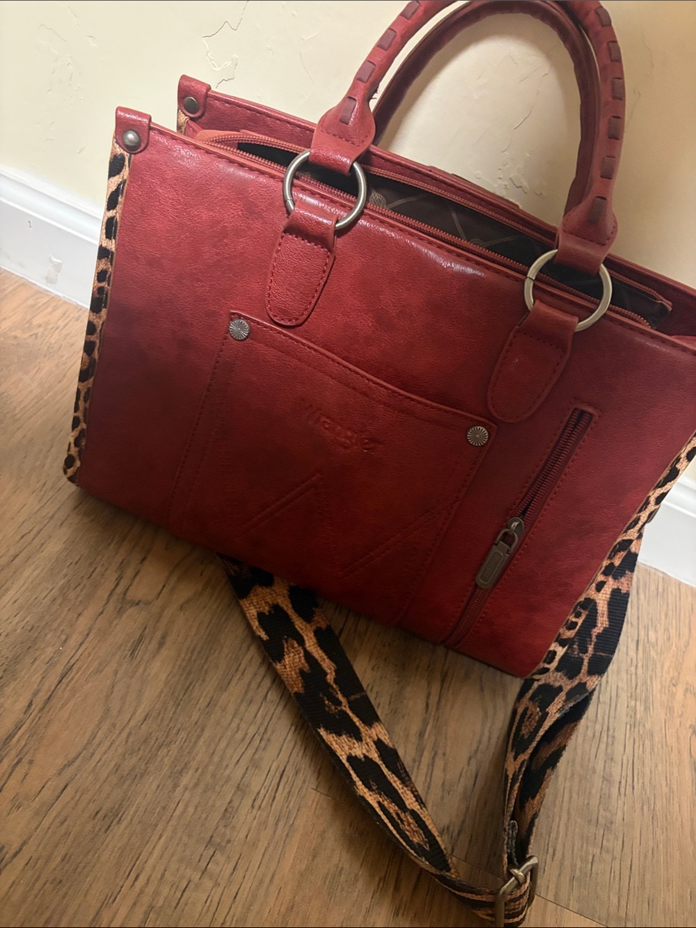 Wrangler Red & Leopard Tote Bag - Picture 4 of 4
